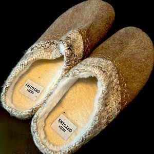 Earth: Origins Slippers
